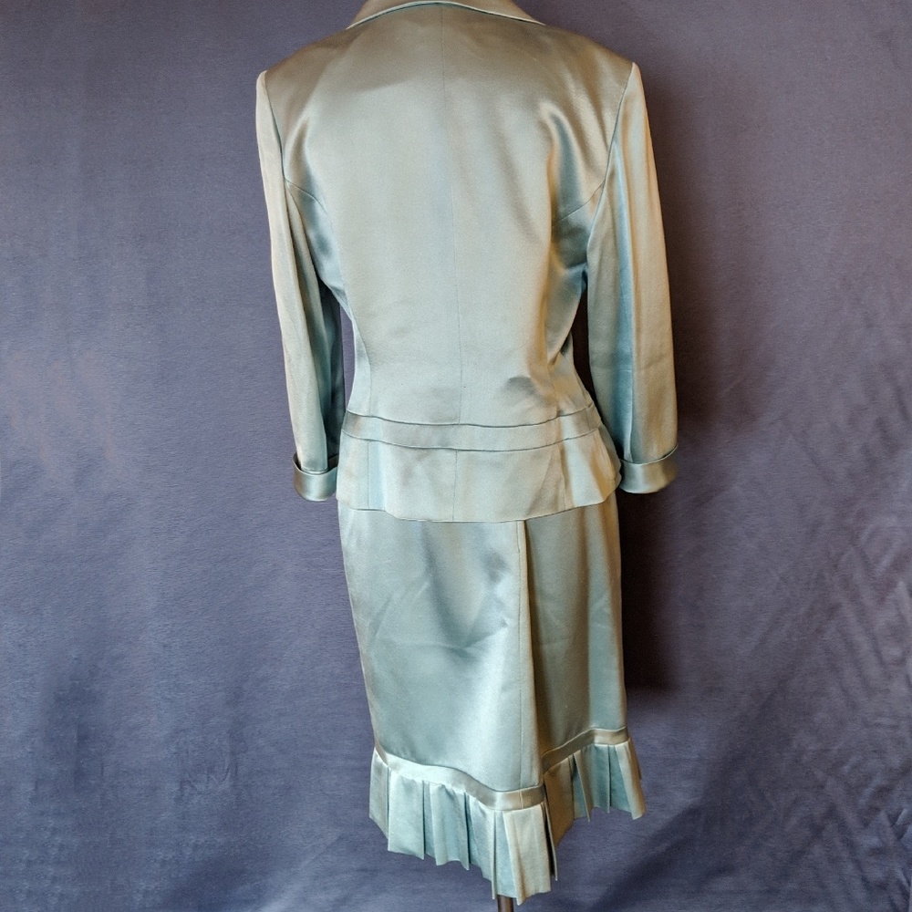 Albert Nipon - image 2